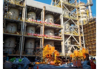 基礎油廠MSDW定檢觸媒卸裝工程